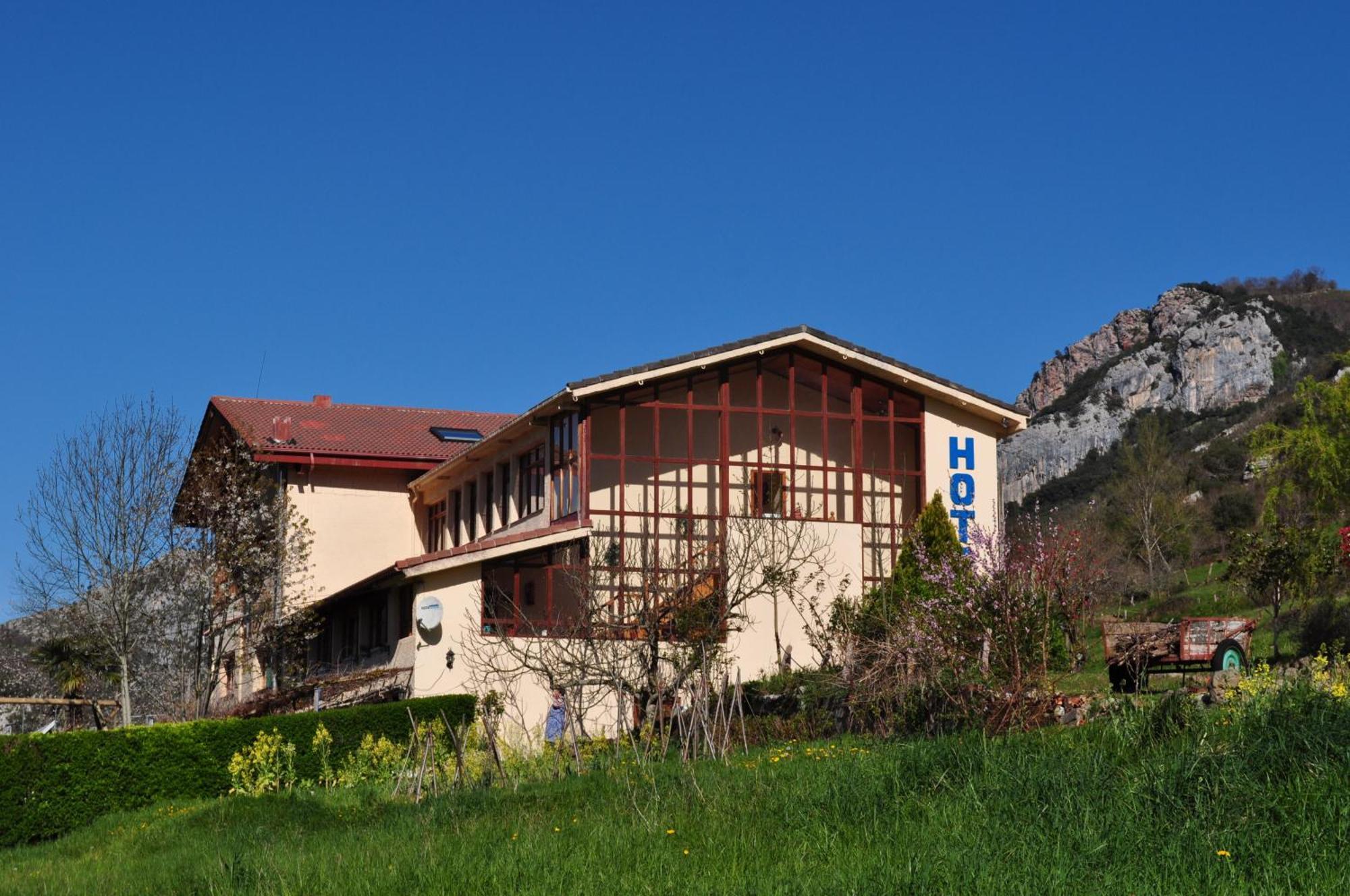 Hotel Torrecerredo Arenas De Cabrales Esterno foto