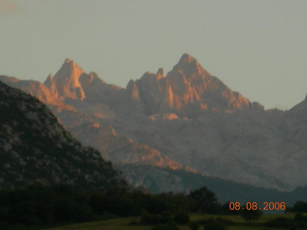 Hotel Torrecerredo Arenas De Cabrales Esterno foto